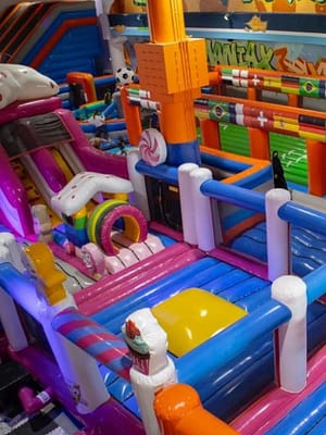 Shop Online Air Maniax Yas Mall – Inflatable and Adventure Park – Experiences Dubai Masala