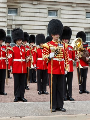 Shop Online London British Royalty walking tour including Changing Of The Guard – Recently Added Experiences Dubai Masala